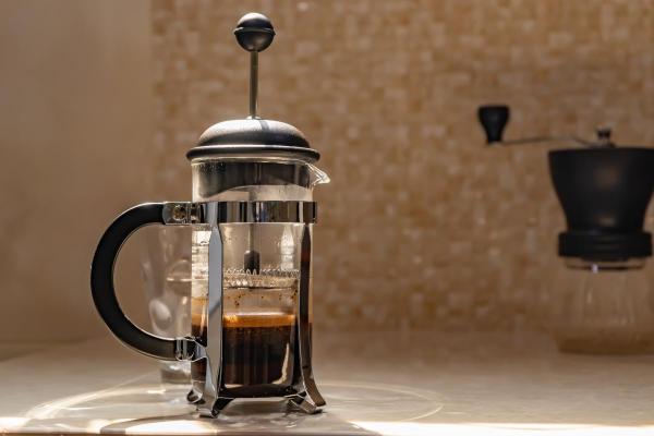 Tipos de cafeteira: como escolher a melhor - Cafeteira de êmbolo ou prensa francesa