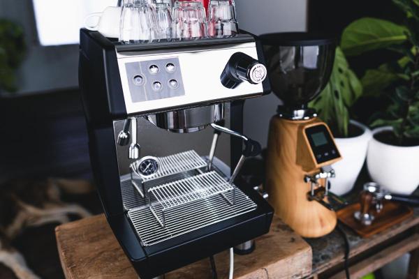 Tipos de cafeteira: como escolher a melhor - Máquina de café expresso automática