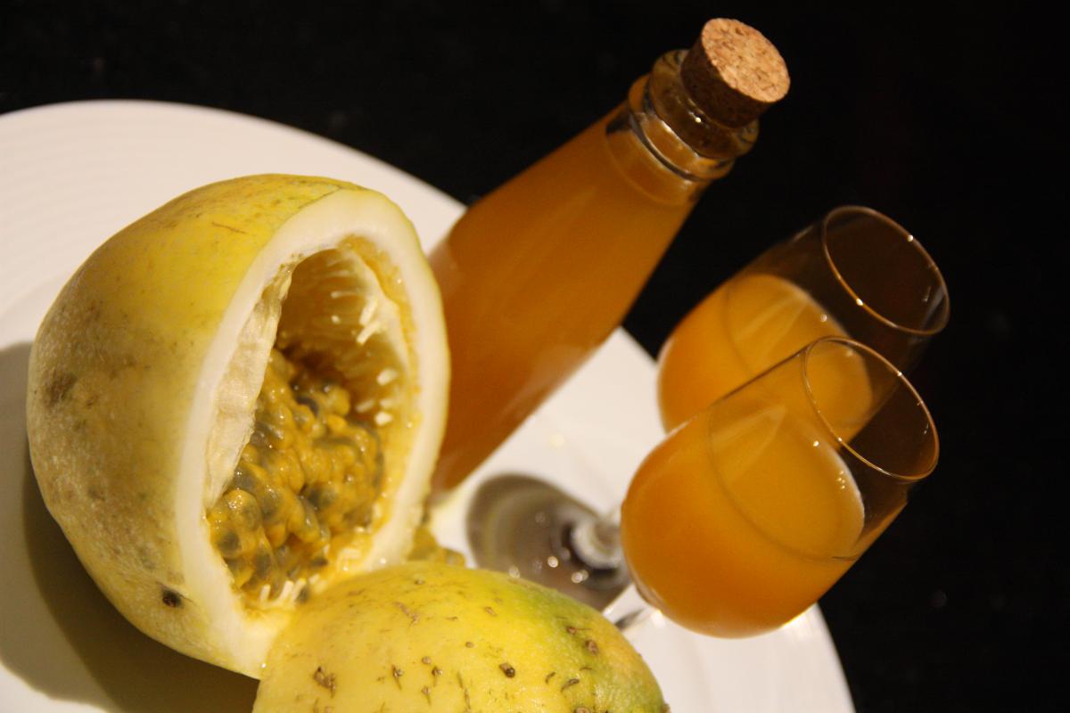 Como fazer licor de maracujá