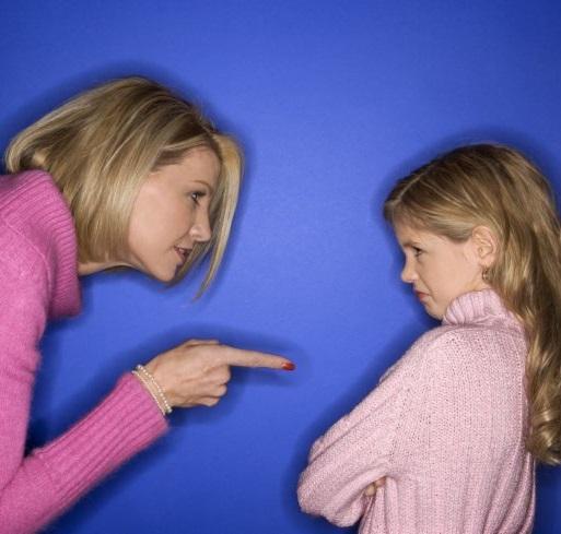 Frases que os pais não devem dizer aos filhos - Vou contar ao seu pai e ele vai castigá-lo