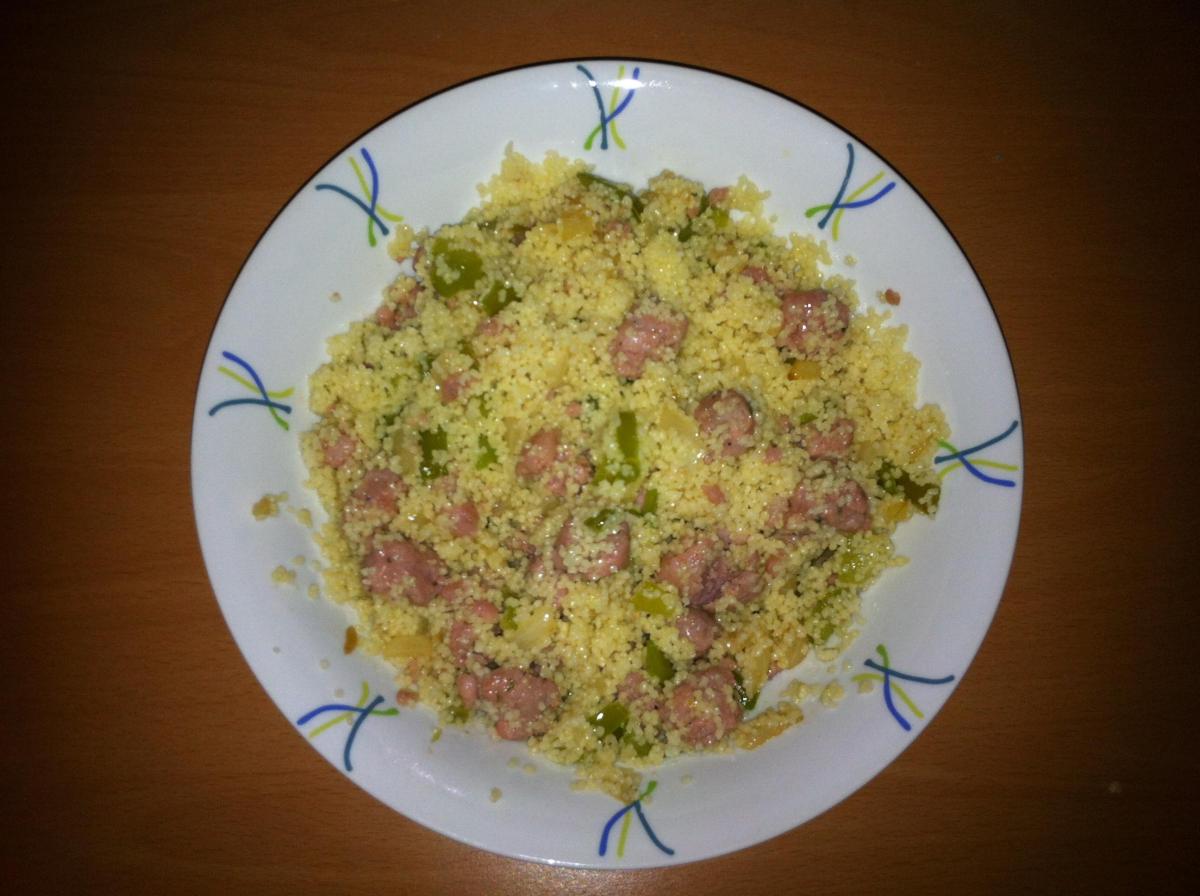 Como fazer cuscuz com salsichas para duas pessoas