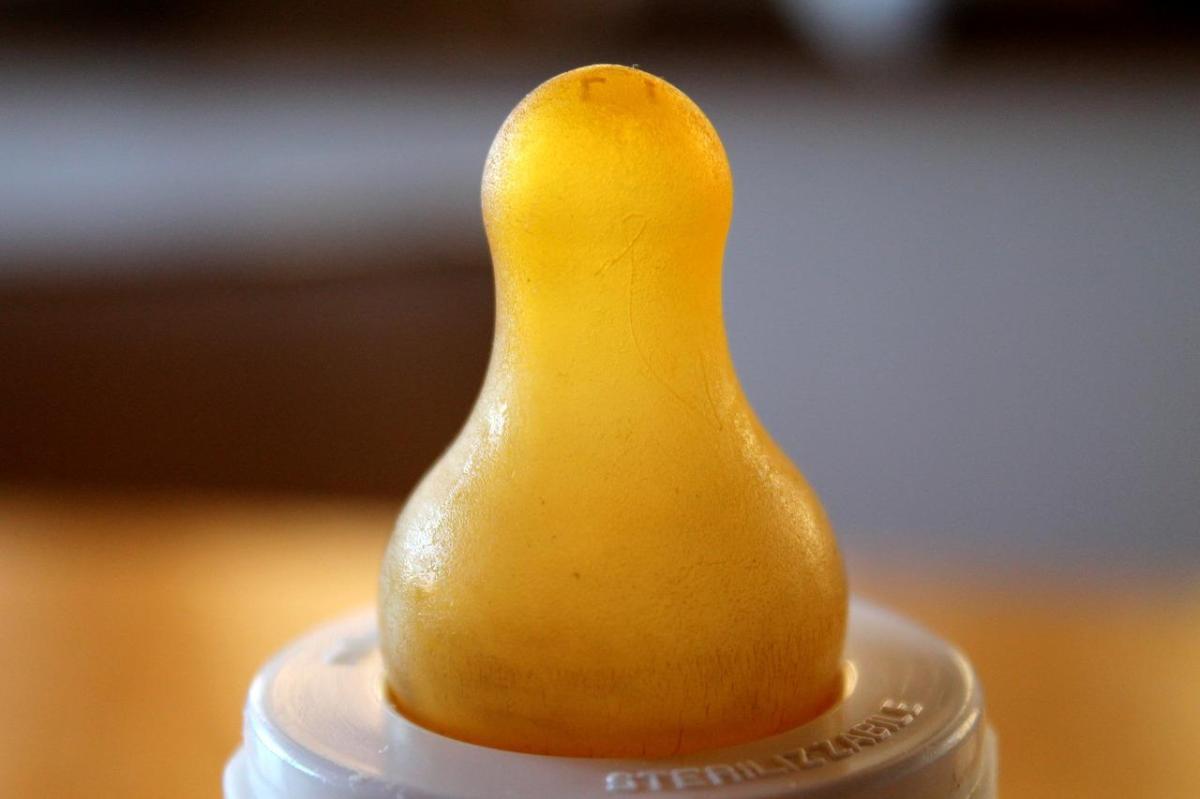 Com que frequência devo trocar as mamadeiras