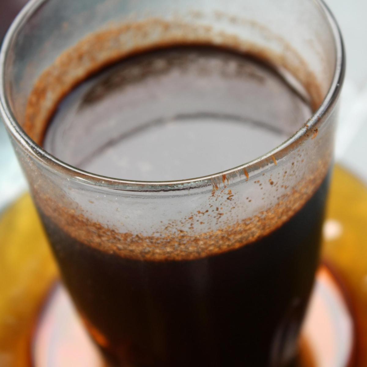 Como limpar uma cafeteira com vinagre