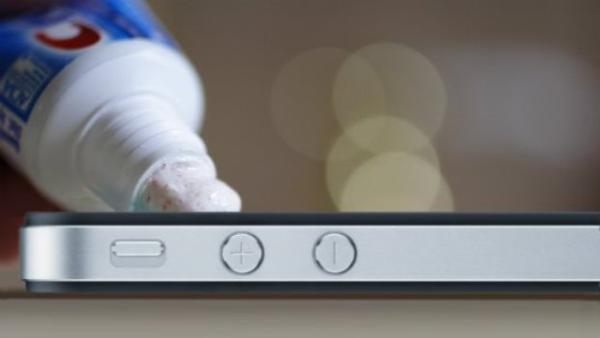 Como tirar arranhões do celular - Passo 1