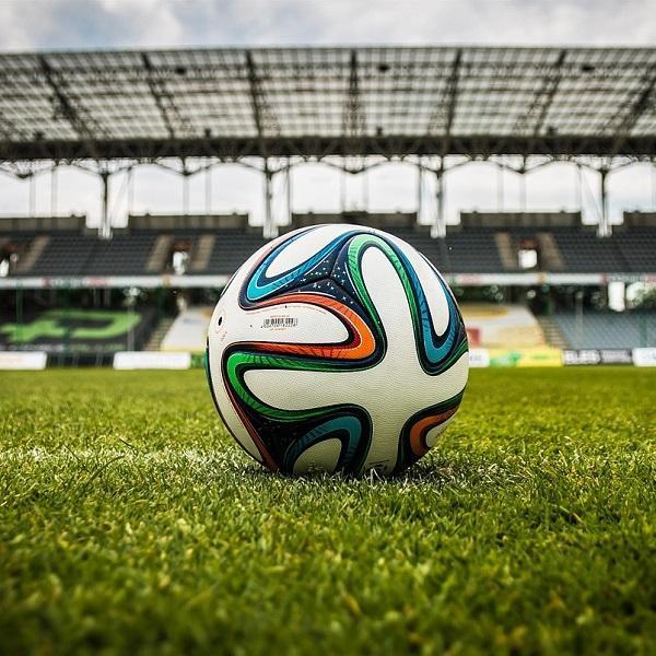 Quanto pesa uma bola de futebol - Quanto mede uma bola de futebol?