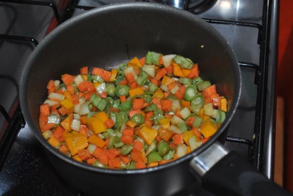 Como fazer sopa de legumes simples - Passo 2