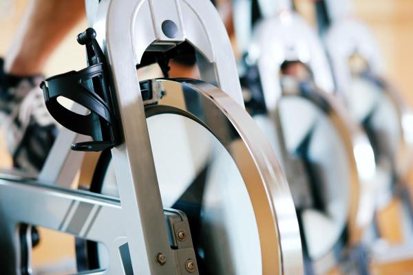 Benefícios do spinning: descubra por que ele faz bem para a saúde física e mental - Permite adaptar a intensidade a cada pessoa