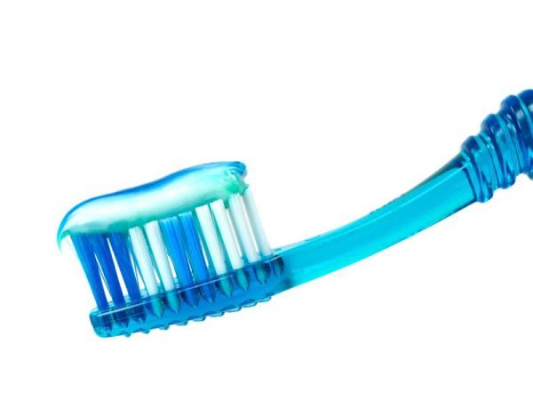 Remédios caseiros para remover o tártaro dos dentes - Boa higiene bucal