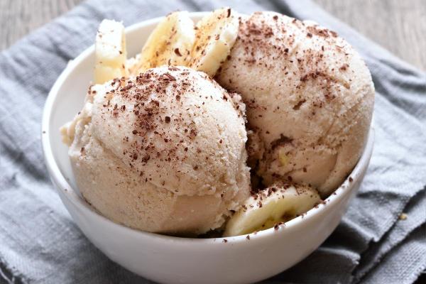 Sobremesas com frutas - Sorvete de banana com chocolate