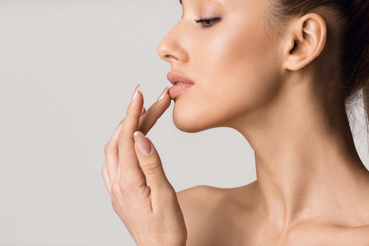 Como curar queimadura no lábio