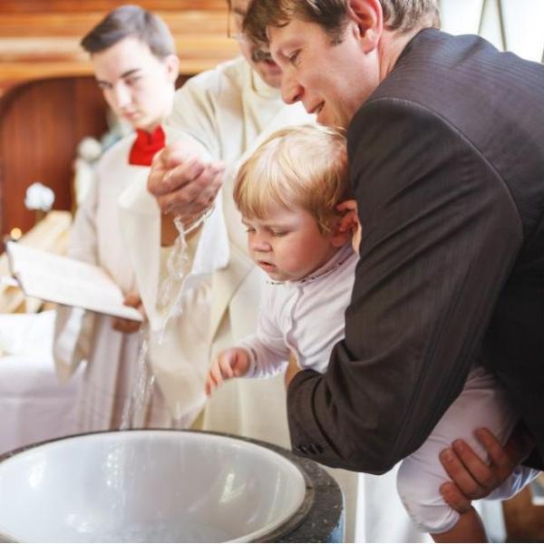 Como escolher os padrinhos do batizado
