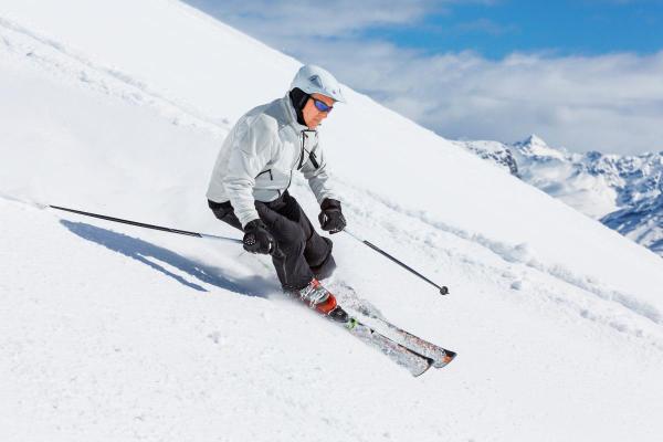 Qual a diferença de esqui e snowboard? - Posição natural e não natural