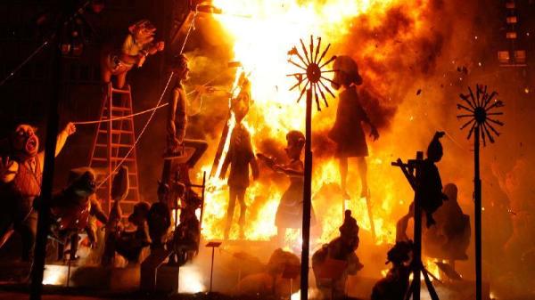 Quais são as festas mais populares de Espanha - Las Fallas de Valencia