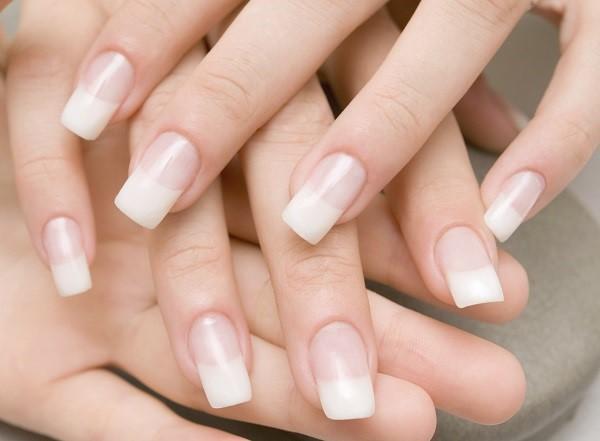 Como cuidar das unhas postiças