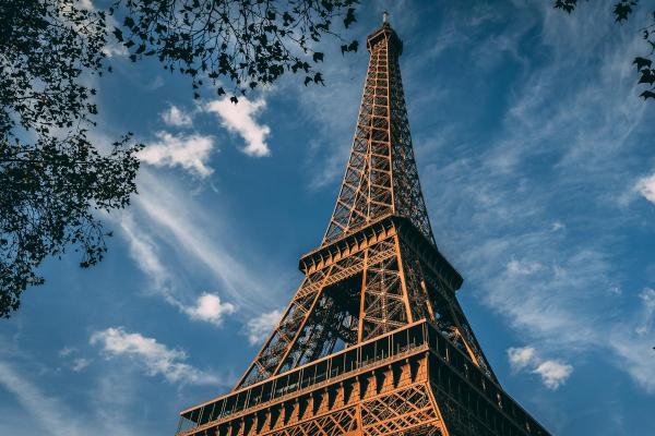 Curiosidades sobre a Torre Eiffel - A Torre Eiffel fica mais alta durante o verão