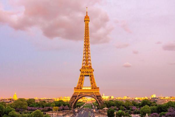 Curiosidades sobre a Torre Eiffel - Foi motivo de polêmica
