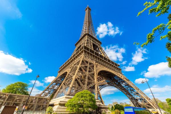 Curiosidades sobre a Torre Eiffel - Seu peso é colossal