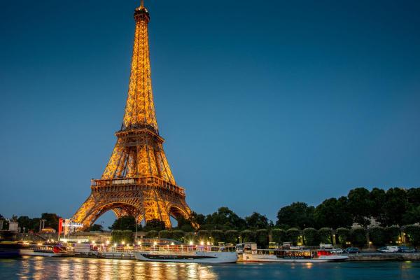 Curiosidades sobre a Torre Eiffel - Você deve pedir permissão para publicar algumas fotos