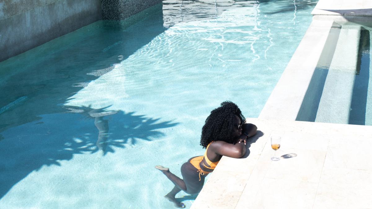 Pode entrar na piscina menstruada?