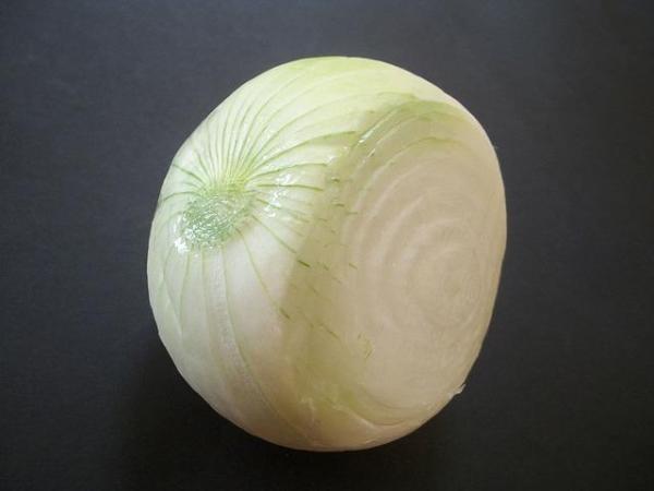 O que fazer se o arroz queimar - O que fazer se o arroz queimar: cebola