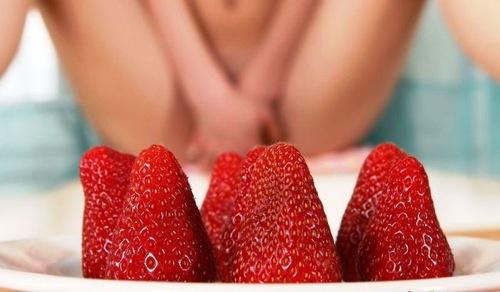 Como lidar com um cara que não faz sexo oral? - Aposte nos alimentos