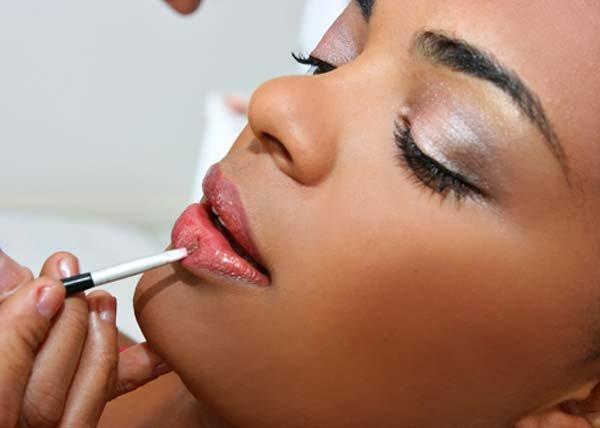 Como fazer maquiagem em pele negra - Cosméticos e cores para pele negra