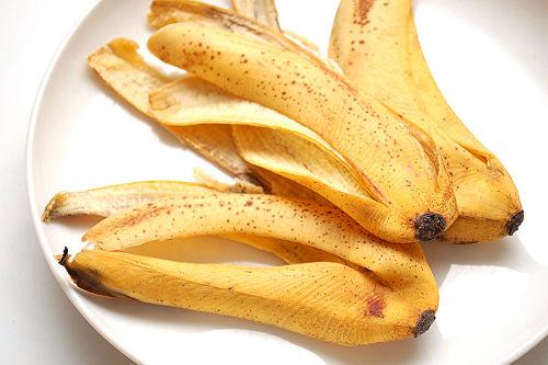 Como fazer bolo de casca de banana - Passo 1
