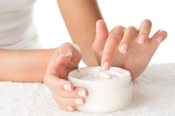 Como fazer um fortalecedor de unhas caseiro - Passo 6