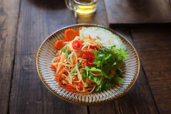 Comidas da Tailândia: descubra os pratos típicos - Som Tam