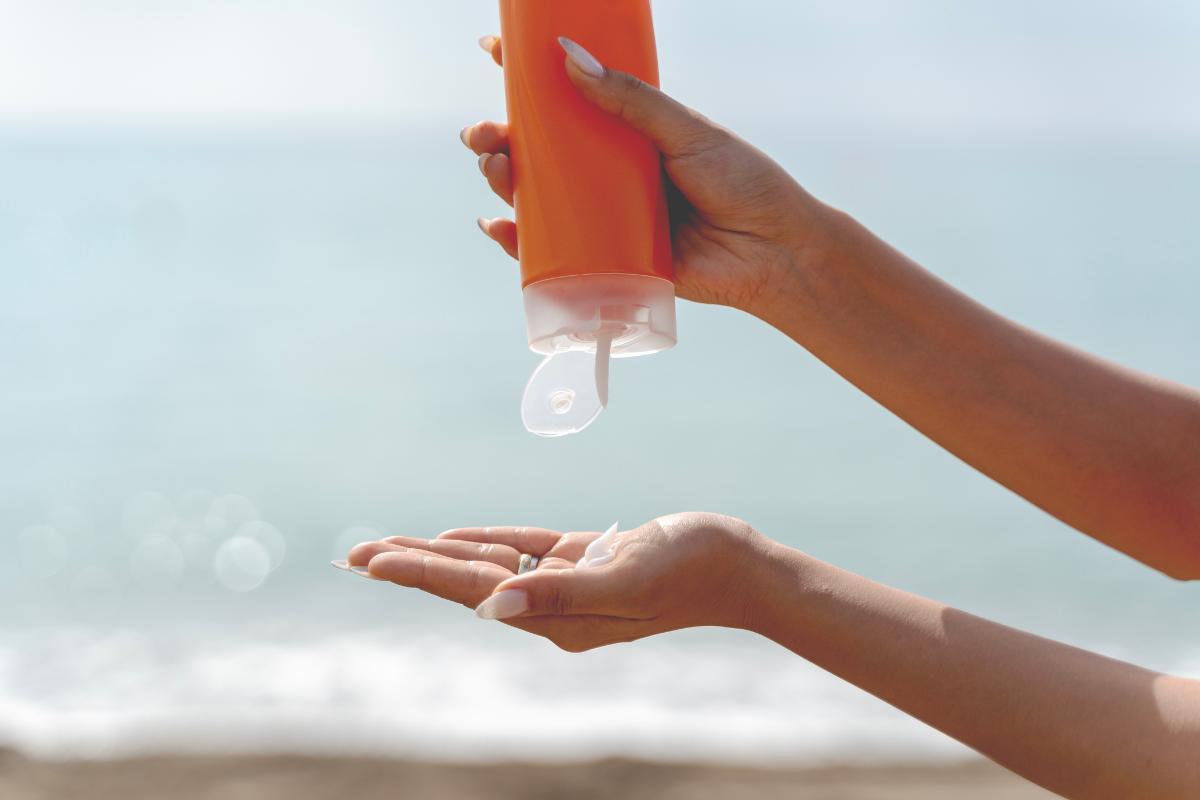 Primeiro hidratante ou protetor solar? - Conheça a rotina adequada