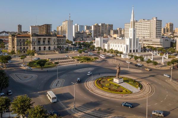 O que é mão inglesa e onde é adotada? - Moçambique