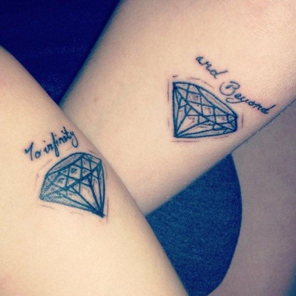 Qual é o significado das tatuagens de diamantes - Passo 3