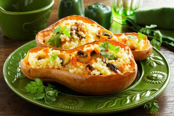 Comidas de outono - Abóbora recheada com quinoa e cogumelos