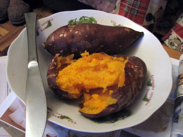 Como fazer batata doce no microondas - Batata cozida no microondas
