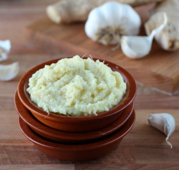Como fazer pasta de alho