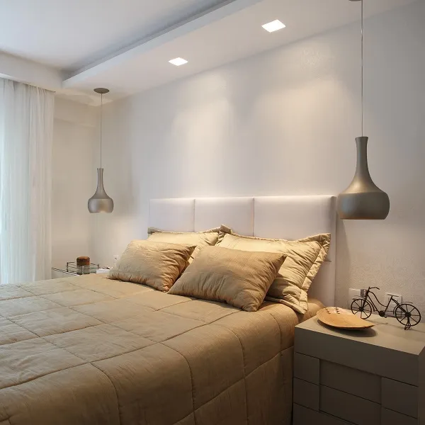 Iluminação indireta no quarto