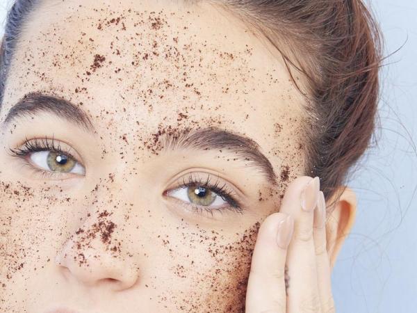 Quanto tempo demora para sobrancelha crescer? - Como fazer a sobrancelha crescer com esfoliantes