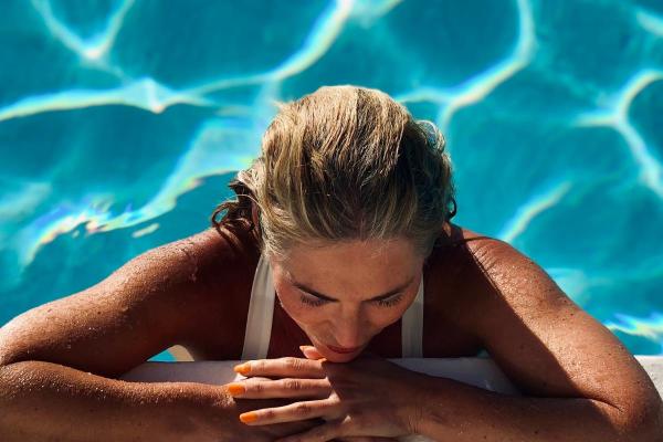Cabelo verde na piscina: como recuperar e evitar - Por que o cabelo fica verde na piscina?