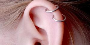 Como curar bem um piercing na orelha