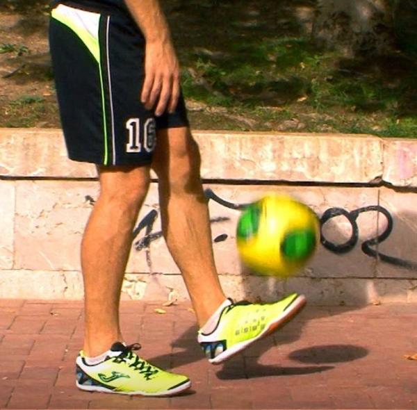 Como fazer embaixadinhas com a bola