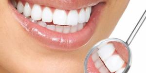 Como branquear os dentes com bicarbonato