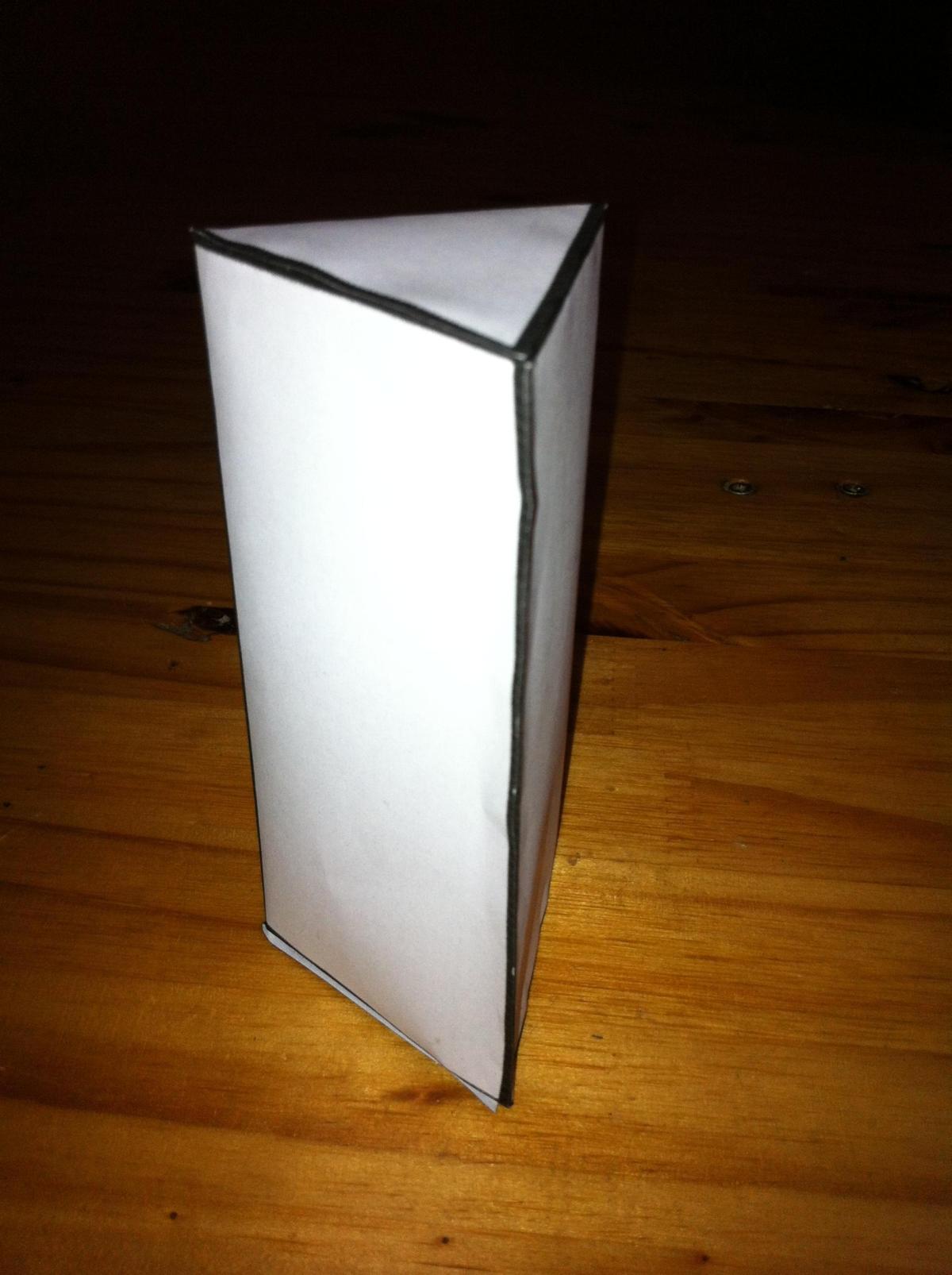 Como fazer um prisma com base triangular