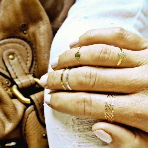 58 inspirações de tatuagens que substituem aliança - ideias para casais! - Extra: Tatuagem de aliança dourada provisória