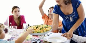Como servir a comida corretamente
