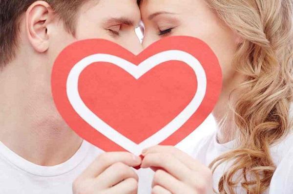 Como saber se ela está apaixonada por mim - todas as pistas! - Passo 1