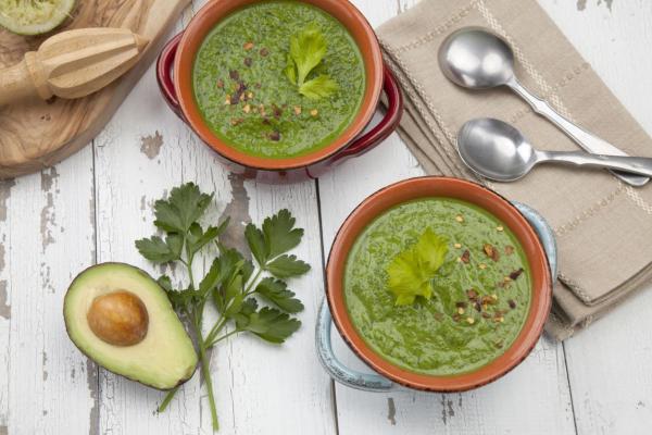 Como fazer salmorejo de abacate