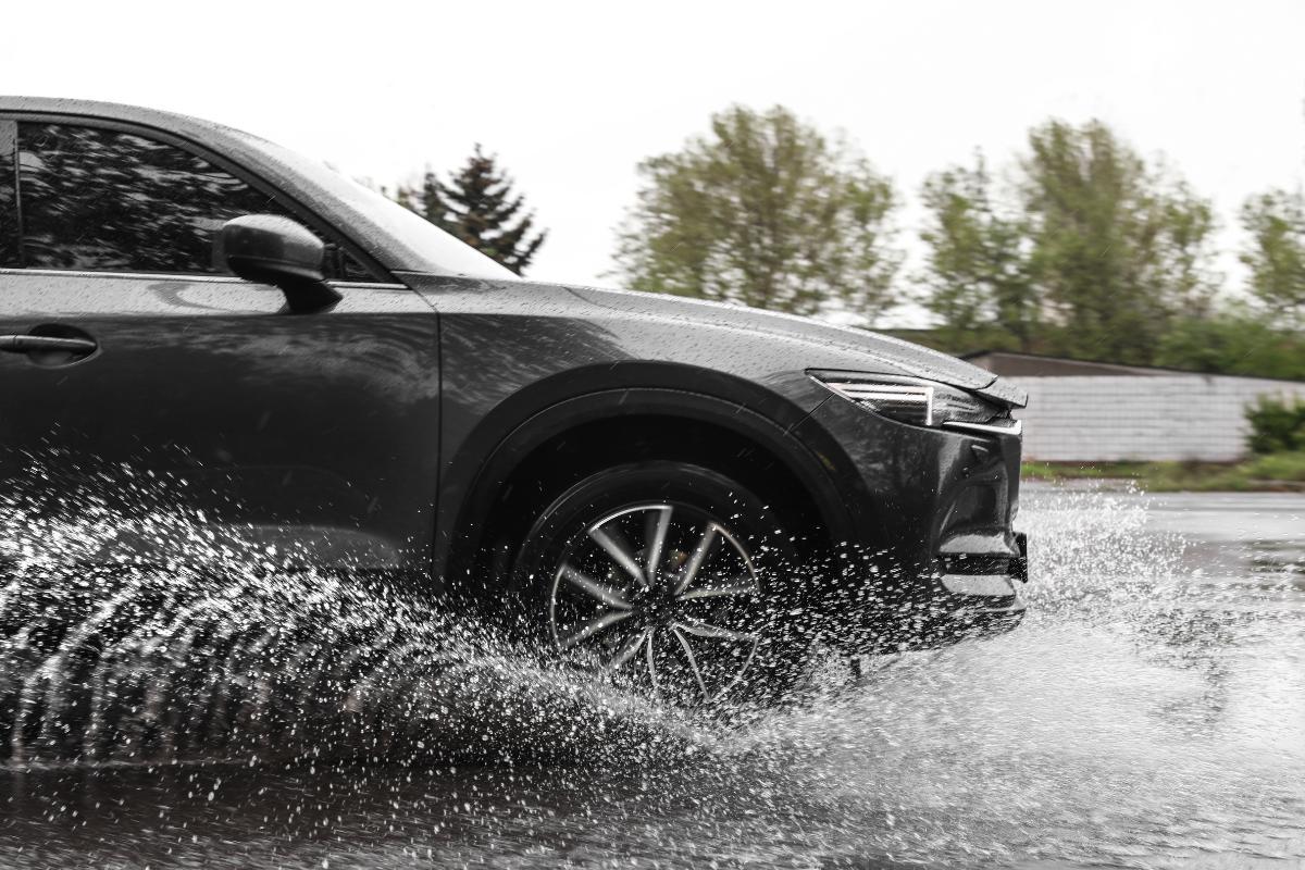 O que é aquaplanagem