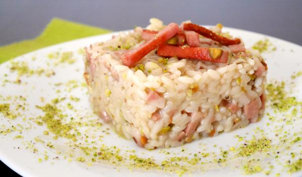 Lista de comidas de Natal: 65 ideias de pratos salgados e doces - Ceia de Natal econômica: arroz de mortadela
