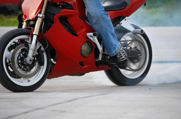 O que fazer se minha moto perde óleo
