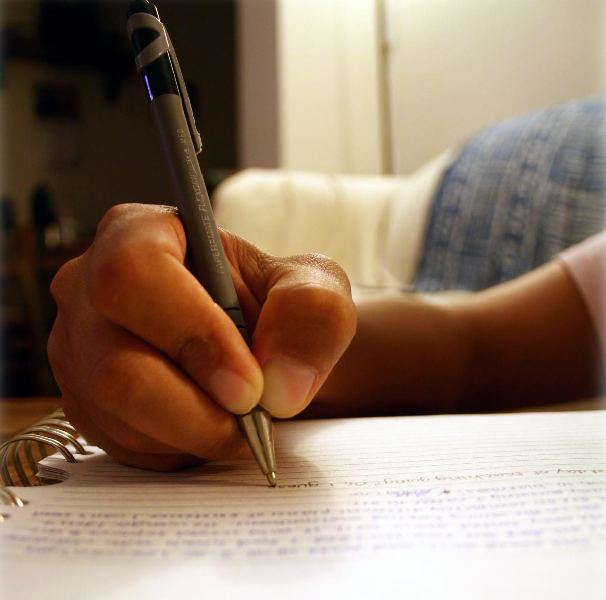 Como se escreve sobrinha ou subrinha